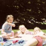 025-1978-0980KatieElissaOtherGirlOnBlanketsOnGrass