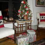 3 Little Tree Presents - 08