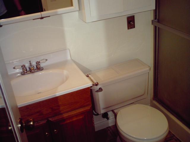 3 Sheer's Bathroom - 075