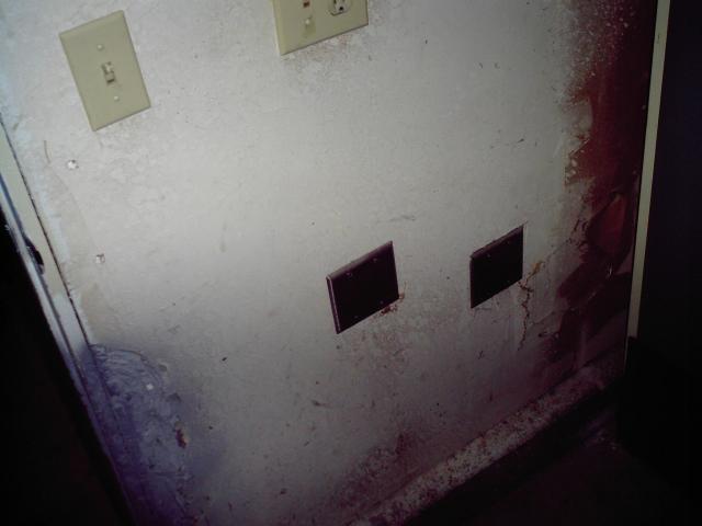 4 Outside Wall - 090