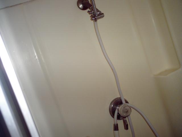 4 Sheer's Bathroom Shower - 076