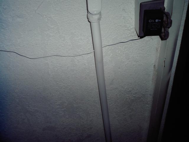 4 Side Of House Outlet - 099
