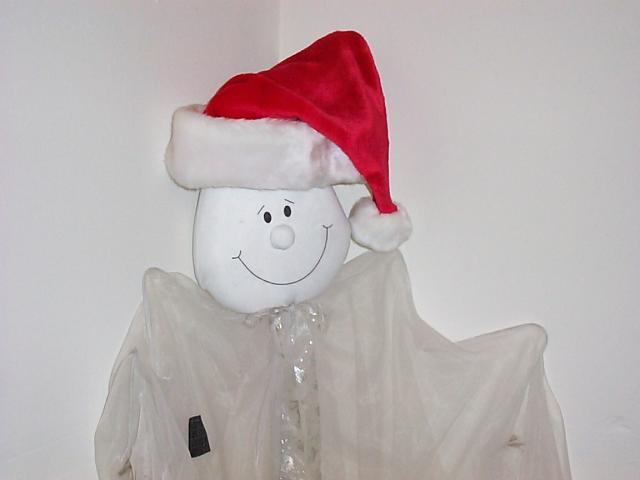 2 Santa Ghost - 01