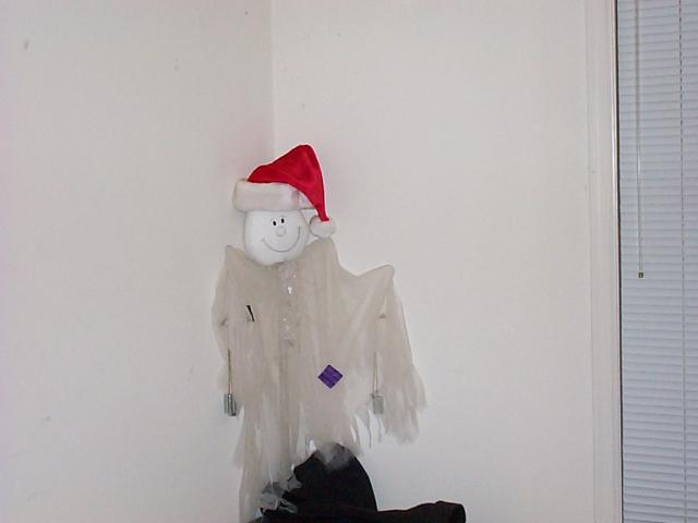 3 Santa Ghost - 02