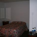 5 Hotel Room - 101_0326 - 12.20.06 22.22