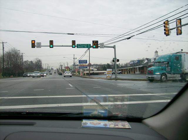 4 Amish Sign - Crop - 101_0336 - 12.21.06 11.35