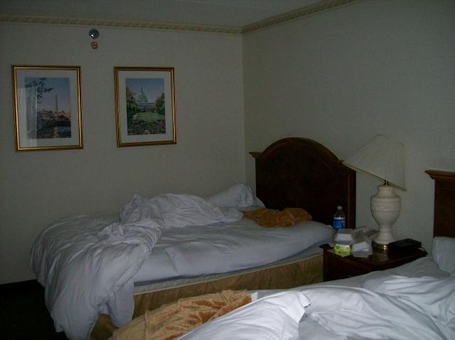 3 Hotel Room - 100_0462 - 12.22.06 10.22