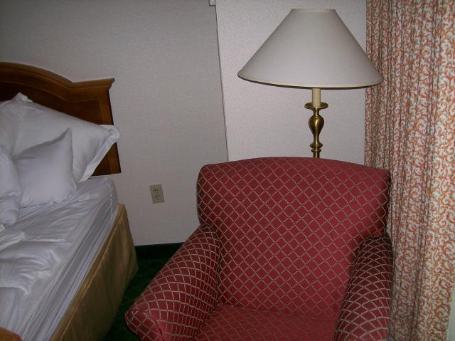 5 Hotel Room - 100_0461 - 12.22.06 10.22