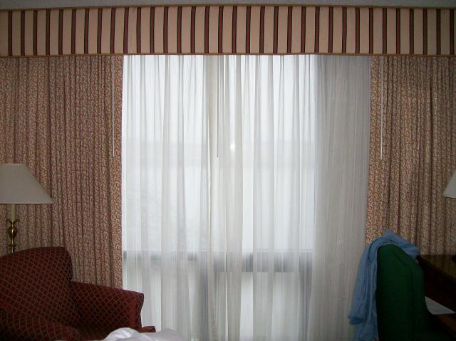 5 Hotel Room - 100_0465 - 12.22.06 10.23
