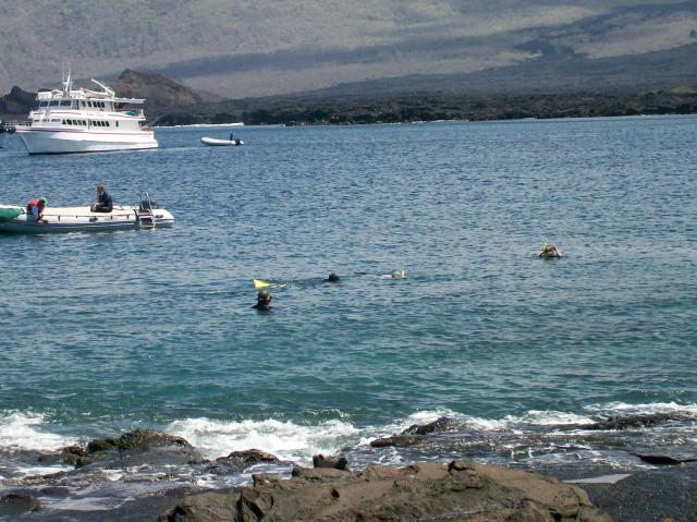 3 Snorkelers, Boat - 100_0685 - 12.26.06 12.05