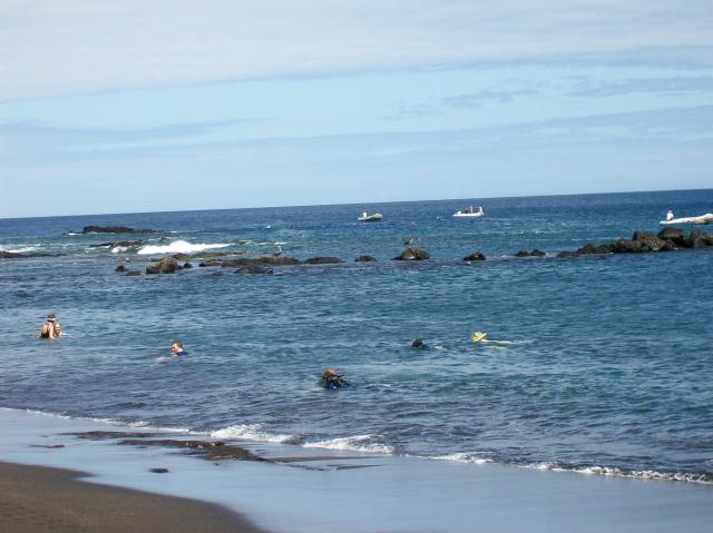 3 Snorkelers, Boats - 100_0691 - 12.26.06 12.09