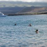 3 Snorkelers, Ships - 100_0655 - 12.26.06 11.47