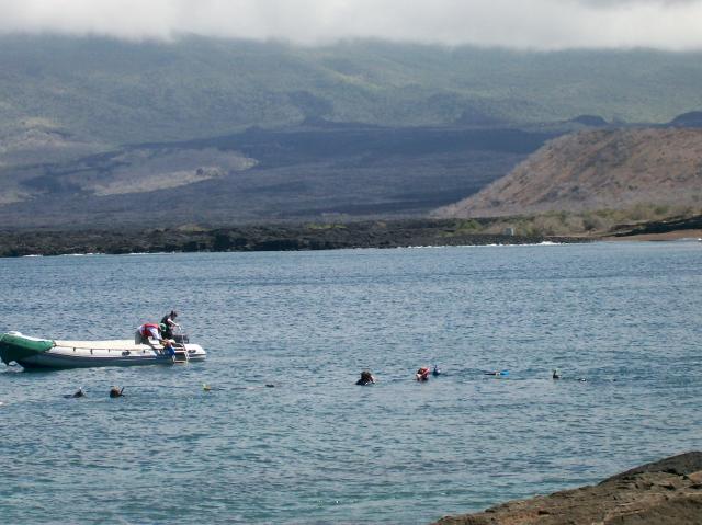 4 Snorkelers, Boat - 100_0683 - 12.26.06 12.05