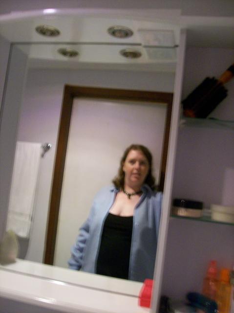 5 Me Blurred - 100_1043 - 12.27.06 19.22