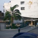 5 Market - 100_1299 - 12.30.06 17.15
