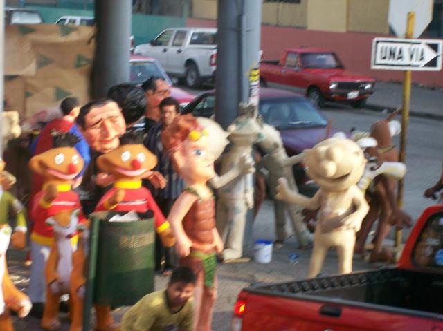 5 Papier-Mache - 100_1308 - 12.30.06 17.17