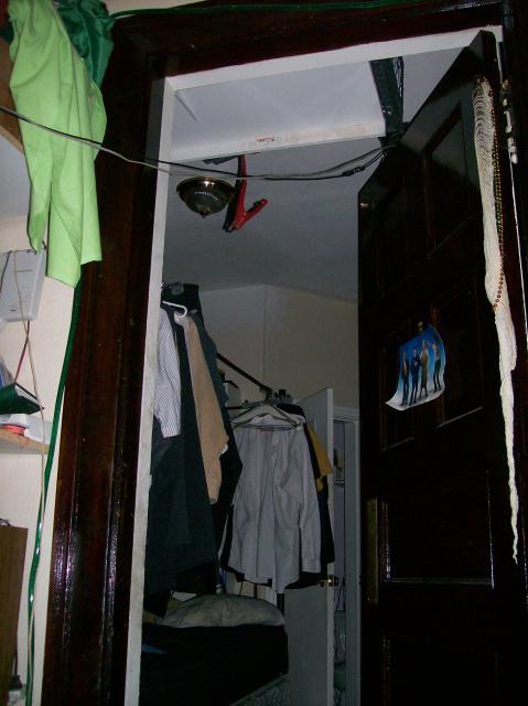 3u Into Bedroom - 100_1050