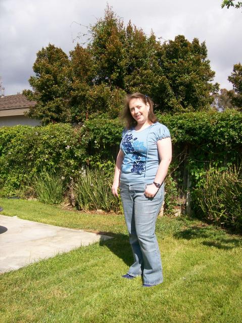 3u Me Smiling Hand In Pocket - 100_1129