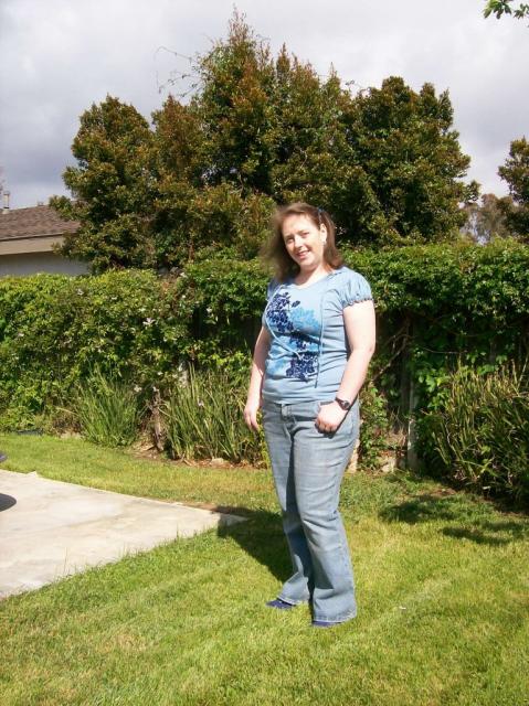 3u Me Smiling Hand In Pocket - 100_1129